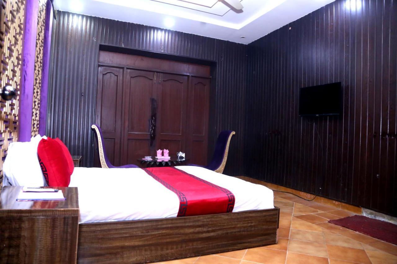 Sapphire Inn Motel ลาฮอร์ ภายนอก รูปภาพ