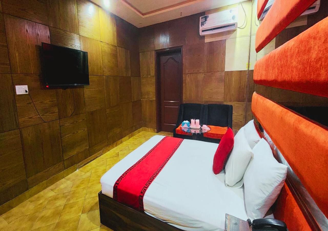 Sapphire Inn Motel ลาฮอร์ ภายนอก รูปภาพ